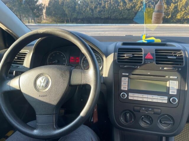 Черный Фольксваген Гольф, объемом двигателя 1.4 л и пробегом 224 тыс. км за 5000 $, фото 1 на Automoto.ua