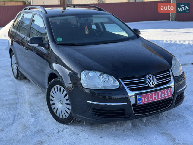 Черный Фольксваген Гольф, объемом двигателя 1.6 л и пробегом 216 тыс. км за 6890 $, фото 1 на Automoto.ua