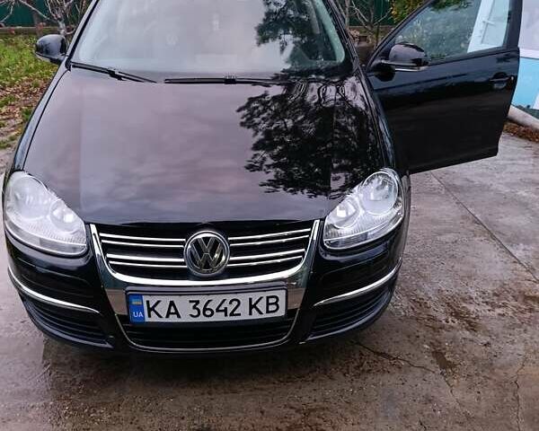 Черный Фольксваген Гольф, объемом двигателя 1.6 л и пробегом 217 тыс. км за 6400 $, фото 1 на Automoto.ua