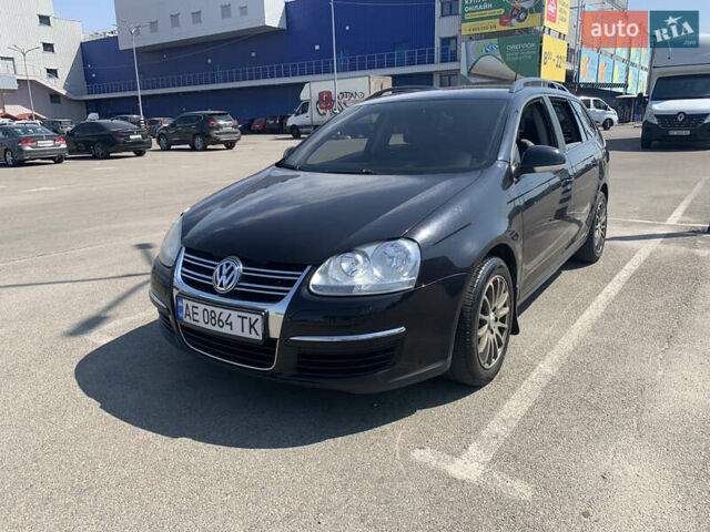 Черный Фольксваген Гольф, объемом двигателя 1.9 л и пробегом 300 тыс. км за 6000 $, фото 1 на Automoto.ua