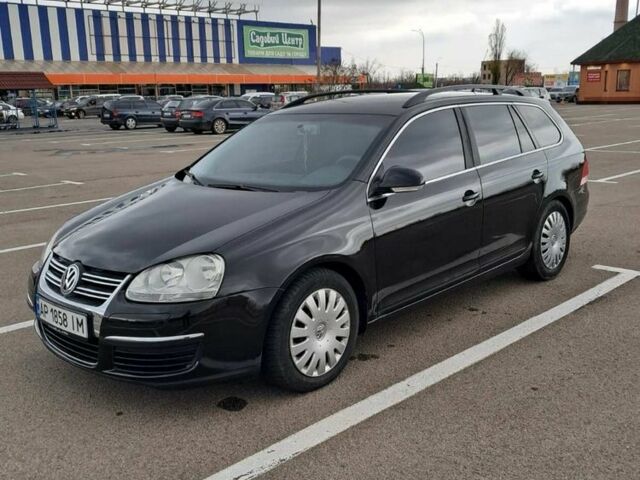 Черный Фольксваген Гольф, объемом двигателя 1.4 л и пробегом 210 тыс. км за 5200 $, фото 1 на Automoto.ua