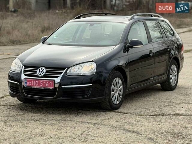 Черный Фольксваген Гольф, объемом двигателя 1.6 л и пробегом 213 тыс. км за 5700 $, фото 1 на Automoto.ua