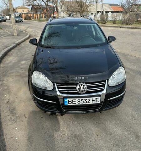 Черный Фольксваген Гольф, объемом двигателя 1.4 л и пробегом 207 тыс. км за 7800 $, фото 1 на Automoto.ua