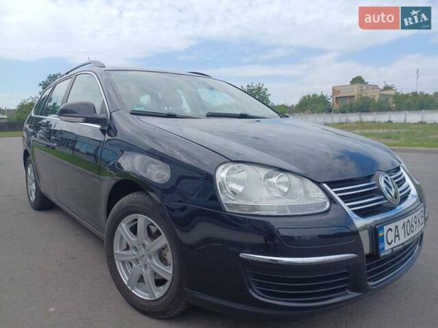 Черный Фольксваген Гольф, объемом двигателя 1.39 л и пробегом 186 тыс. км за 6100 $, фото 1 на Automoto.ua