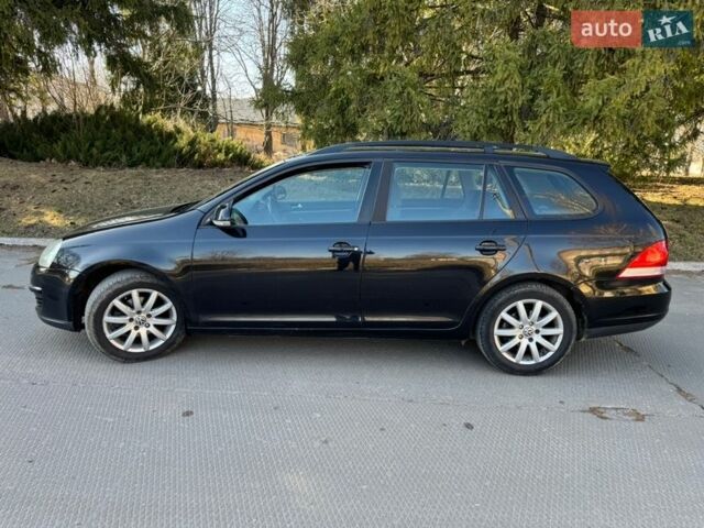 Черный Фольксваген Гольф, объемом двигателя 1.6 л и пробегом 300 тыс. км за 4850 $, фото 1 на Automoto.ua