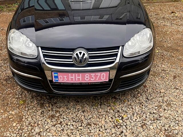 Чорний Фольксваген Гольф, об'ємом двигуна 1.6 л та пробігом 193 тис. км за 5900 $, фото 1 на Automoto.ua