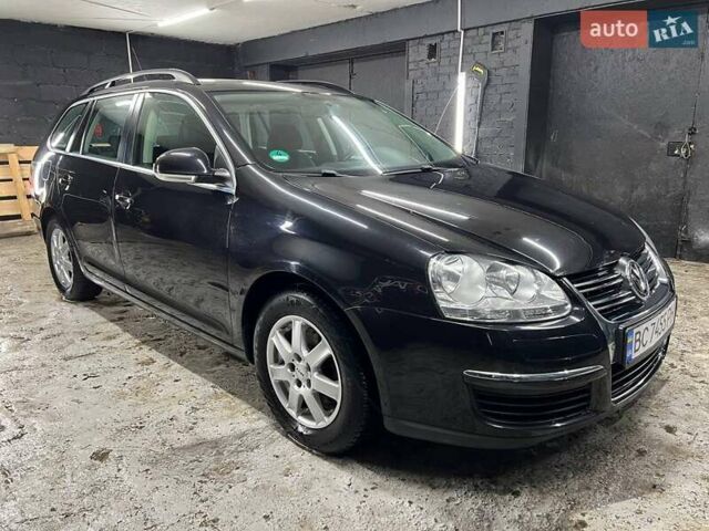Черный Фольксваген Гольф, объемом двигателя 1.4 л и пробегом 211 тыс. км за 5350 $, фото 1 на Automoto.ua
