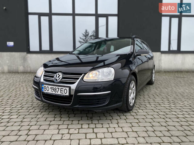 Черный Фольксваген Гольф, объемом двигателя 1.39 л и пробегом 312 тыс. км за 4899 $, фото 1 на Automoto.ua