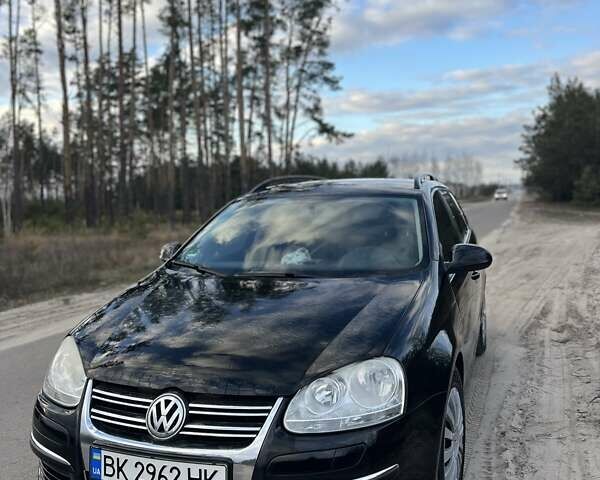 Черный Фольксваген Гольф, объемом двигателя 1.6 л и пробегом 280 тыс. км за 5300 $, фото 1 на Automoto.ua