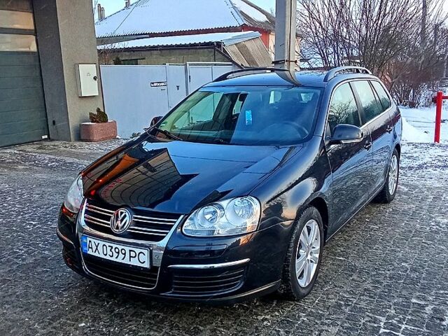 Черный Фольксваген Гольф, объемом двигателя 1.4 л и пробегом 22400 тыс. км за 6800 $, фото 1 на Automoto.ua