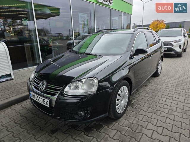 Черный Фольксваген Гольф, объемом двигателя 1.39 л и пробегом 237 тыс. км за 5500 $, фото 1 на Automoto.ua
