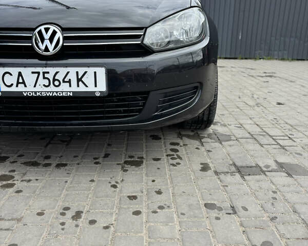 Черный Фольксваген Гольф, объемом двигателя 1.6 л и пробегом 238 тыс. км за 7850 $, фото 1 на Automoto.ua