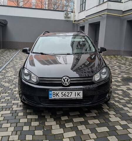 Черный Фольксваген Гольф, объемом двигателя 1.39 л и пробегом 302 тыс. км за 7500 $, фото 1 на Automoto.ua
