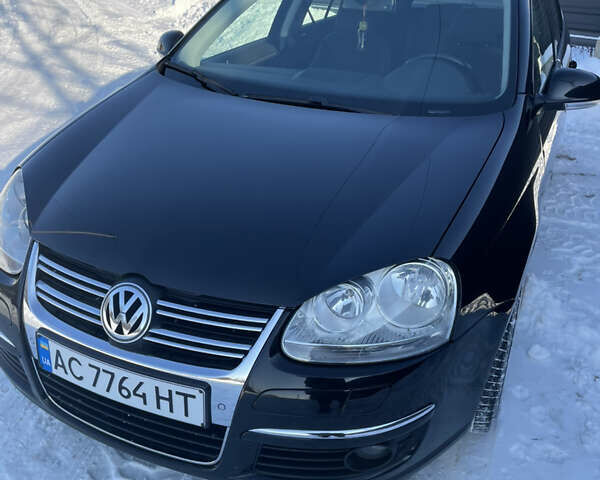 Черный Фольксваген Гольф, объемом двигателя 1.4 л и пробегом 242 тыс. км за 5800 $, фото 1 на Automoto.ua