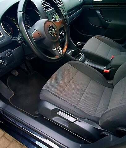 Черный Фольксваген Гольф, объемом двигателя 1.4 л и пробегом 213 тыс. км за 7500 $, фото 1 на Automoto.ua