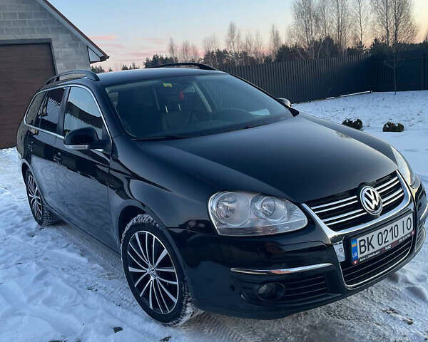 Черный Фольксваген Гольф, объемом двигателя 1.4 л и пробегом 212 тыс. км за 6500 $, фото 1 на Automoto.ua