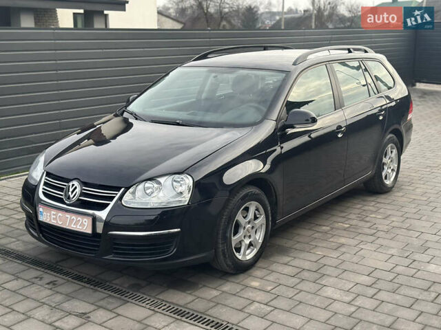 Черный Фольксваген Гольф, объемом двигателя 1.4 л и пробегом 260 тыс. км за 4350 $, фото 1 на Automoto.ua