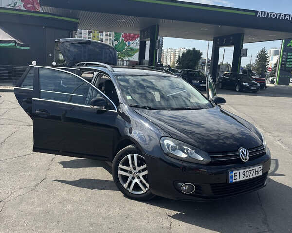 Черный Фольксваген Гольф, объемом двигателя 1.6 л и пробегом 300 тыс. км за 8200 $, фото 1 на Automoto.ua