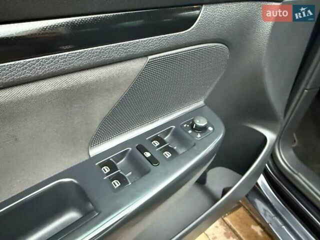 Черный Фольксваген Гольф, объемом двигателя 1.4 л и пробегом 213 тыс. км за 7850 $, фото 1 на Automoto.ua