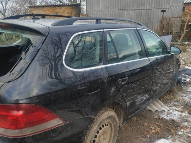 Черный Фольксваген Гольф, объемом двигателя 1.6 л и пробегом 300 тыс. км за 850 $, фото 1 на Automoto.ua