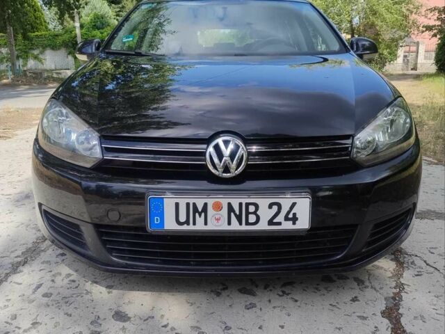 Черный Фольксваген Гольф, объемом двигателя 1.6 л и пробегом 253 тыс. км за 7000 $, фото 1 на Automoto.ua