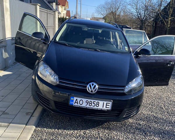 Черный Фольксваген Гольф, объемом двигателя 1.6 л и пробегом 200 тыс. км за 8200 $, фото 1 на Automoto.ua