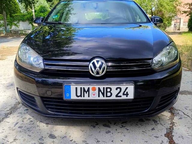 Черный Фольксваген Гольф, объемом двигателя 1.6 л и пробегом 25300 тыс. км за 7200 $, фото 1 на Automoto.ua