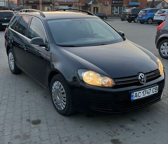 Черный Фольксваген Гольф, объемом двигателя 1.6 л и пробегом 332 тыс. км за 7300 $, фото 1 на Automoto.ua