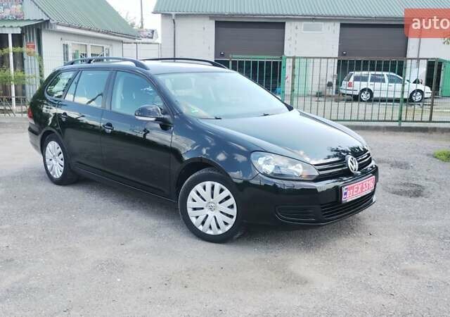 Черный Фольксваген Гольф, объемом двигателя 1.6 л и пробегом 237 тыс. км за 7900 $, фото 1 на Automoto.ua