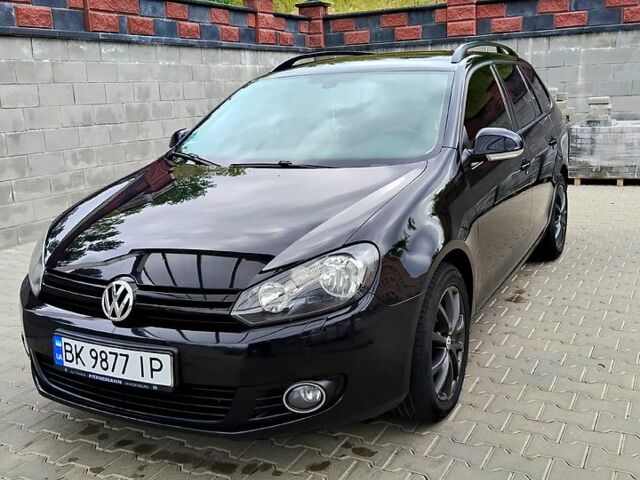 Черный Фольксваген Гольф, объемом двигателя 1.6 л и пробегом 245 тыс. км за 8999 $, фото 1 на Automoto.ua