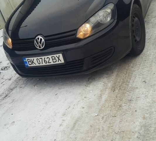 Черный Фольксваген Гольф, объемом двигателя 1.6 л и пробегом 229 тыс. км за 7200 $, фото 1 на Automoto.ua