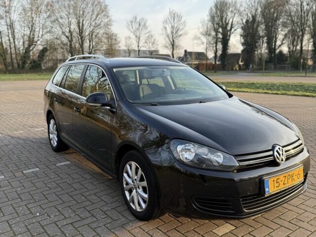 Черный Фольксваген Гольф, объемом двигателя 1.2 л и пробегом 350 тыс. км за 2610 $, фото 1 на Automoto.ua