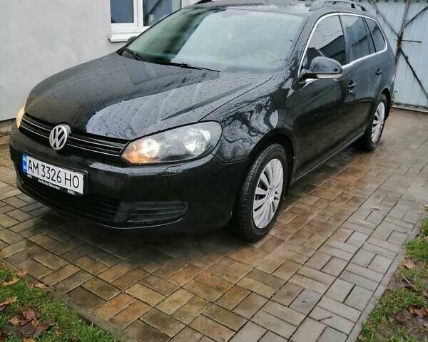 Черный Фольксваген Гольф, объемом двигателя 1.6 л и пробегом 194 тыс. км за 7600 $, фото 1 на Automoto.ua