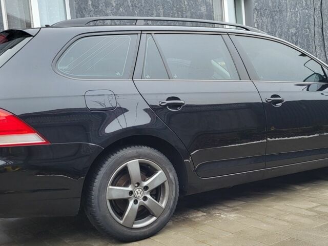 Черный Фольксваген Гольф, объемом двигателя 1.6 л и пробегом 163 тыс. км за 8500 $, фото 1 на Automoto.ua