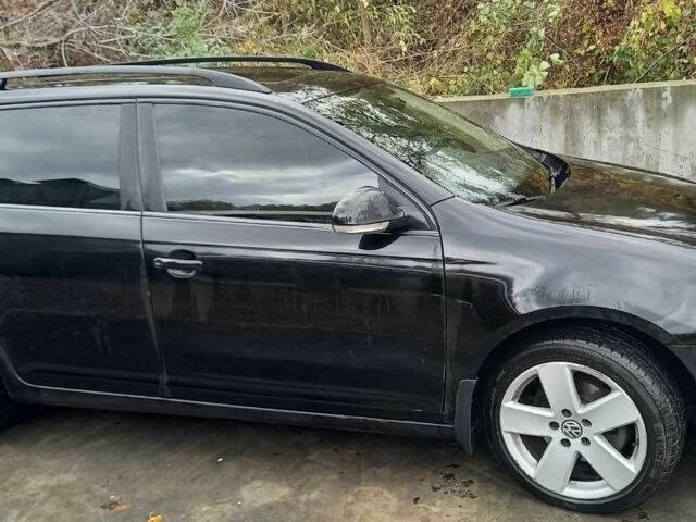 Черный Фольксваген Гольф, объемом двигателя 2.5 л и пробегом 170 тыс. км за 8849 $, фото 1 на Automoto.ua