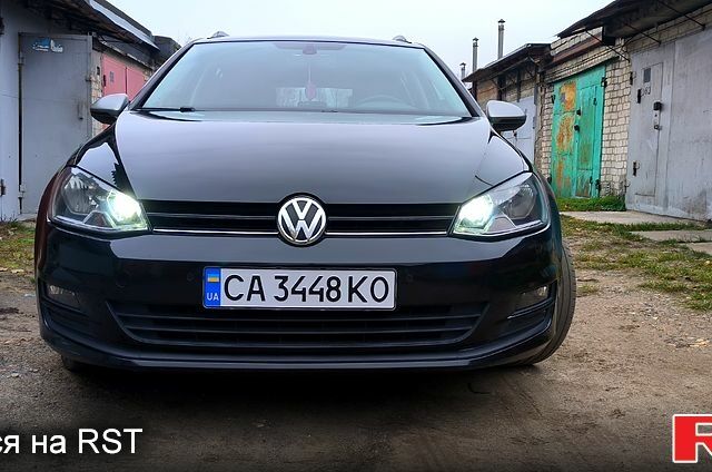 Черный Фольксваген Гольф, объемом двигателя 1.2 л и пробегом 273 тыс. км за 9300 $, фото 1 на Automoto.ua