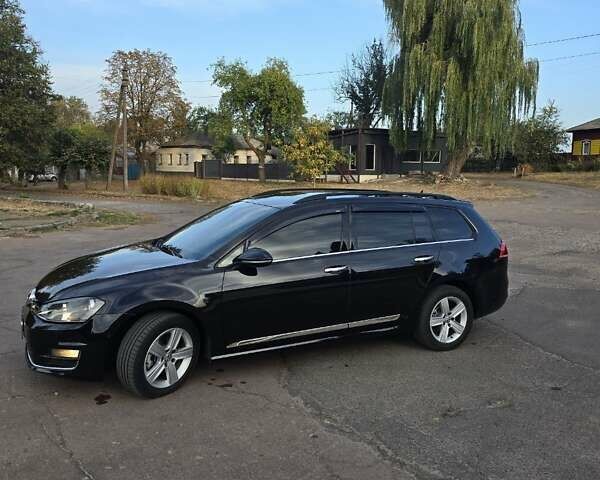 Черный Фольксваген Гольф, объемом двигателя 1.6 л и пробегом 185 тыс. км за 12900 $, фото 1 на Automoto.ua