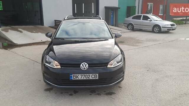 Черный Фольксваген Гольф, объемом двигателя 1.6 л и пробегом 400 тыс. км за 9500 $, фото 1 на Automoto.ua