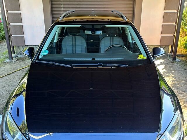 Черный Фольксваген Гольф, объемом двигателя 1.6 л и пробегом 290 тыс. км за 11900 $, фото 1 на Automoto.ua