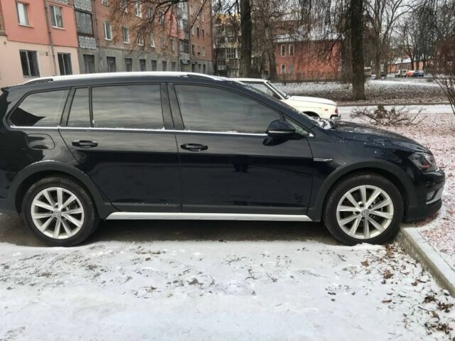 Черный Фольксваген Гольф, объемом двигателя 1.8 л и пробегом 210 тыс. км за 13000 $, фото 1 на Automoto.ua