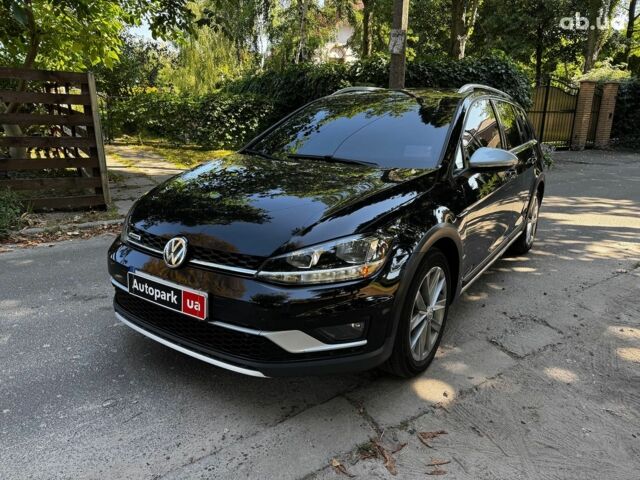 Черный Фольксваген Гольф, объемом двигателя 1.8 л и пробегом 142 тыс. км за 15690 $, фото 1 на Automoto.ua