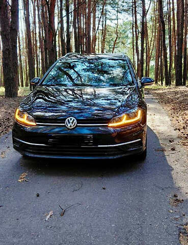 Черный Фольксваген Гольф, объемом двигателя 1.6 л и пробегом 248 тыс. км за 15800 $, фото 1 на Automoto.ua