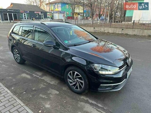 Черный Фольксваген Гольф, объемом двигателя 1.6 л и пробегом 240 тыс. км за 13200 $, фото 1 на Automoto.ua