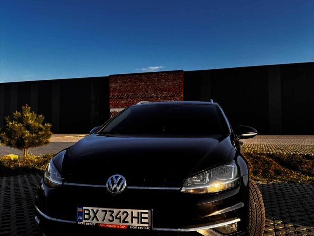 Черный Фольксваген Гольф, объемом двигателя 1.6 л и пробегом 245 тыс. км за 13200 $, фото 1 на Automoto.ua