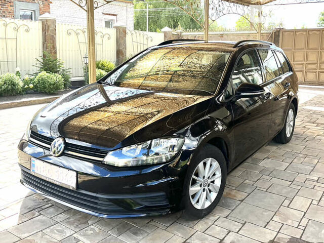 Черный Фольксваген Гольф, объемом двигателя 1.6 л и пробегом 207 тыс. км за 13999 $, фото 1 на Automoto.ua