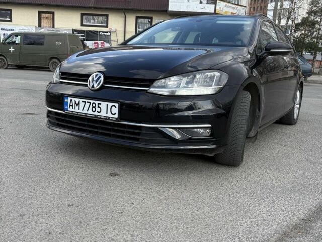 Черный Фольксваген Гольф, объемом двигателя 1.6 л и пробегом 257 тыс. км за 12900 $, фото 1 на Automoto.ua