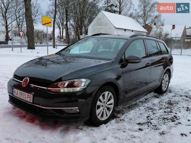 Черный Фольксваген Гольф, объемом двигателя 1.6 л и пробегом 281 тыс. км за 11999 $, фото 1 на Automoto.ua