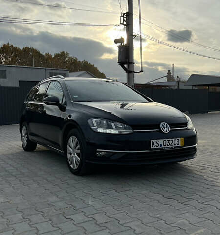 Черный Фольксваген Гольф, объемом двигателя 1.6 л и пробегом 250 тыс. км за 13499 $, фото 1 на Automoto.ua