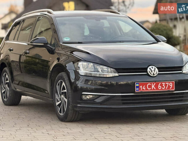 Черный Фольксваген Гольф, объемом двигателя 1.6 л и пробегом 210 тыс. км за 13650 $, фото 1 на Automoto.ua