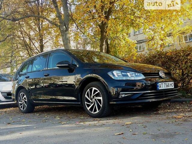 Черный Фольксваген Гольф, объемом двигателя 1 л и пробегом 53 тыс. км за 10600 $, фото 1 на Automoto.ua